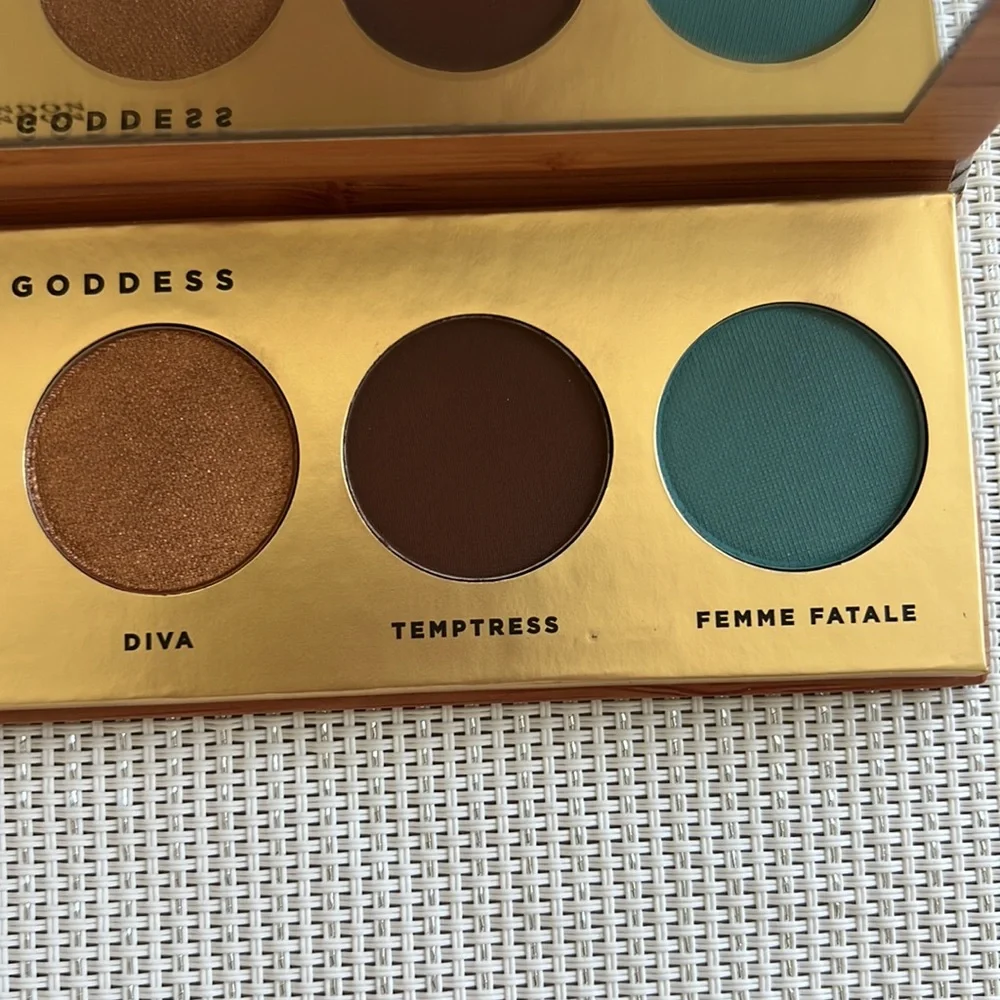 NEW! butter LONDON Natural Goddess 6-shade eyeshadow palette